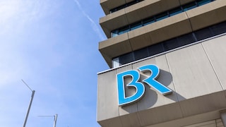 BR-Logo an Hauswand: Symbolbild für BR Mediathek