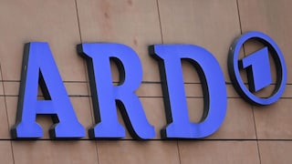 ARD Streaming-Plattform Symbolbild: Blaues ARD-Logo auf Wand