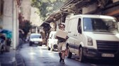 Barcelona führt „Amazon-Steuer“ für Online-Händler ein