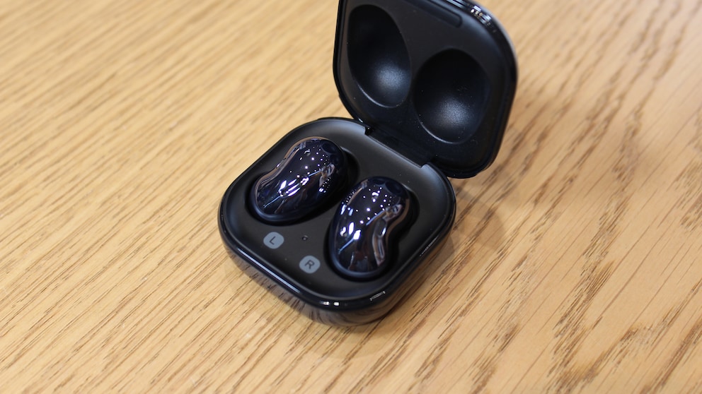 Die Samsung Galaxy Buds Live in schwarz.