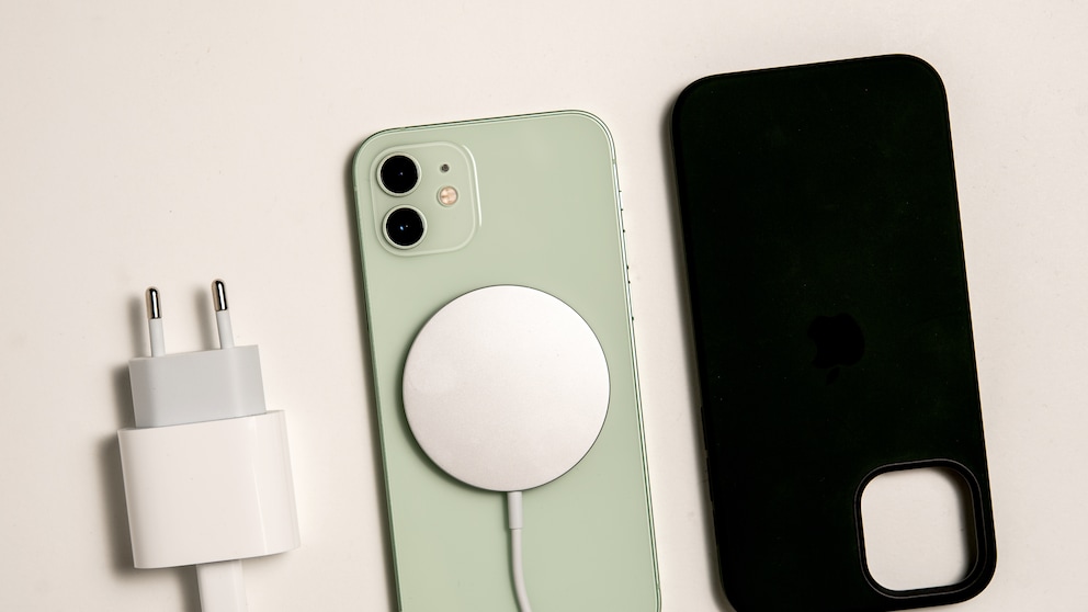 Apple spielt derzeit zahlreiche Updates aus – nicht nur für das iPhone, sondern auch das dazugehörige Ladegerät