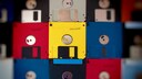 Floppy Disk: Viele bunte Disketten nebeneinander