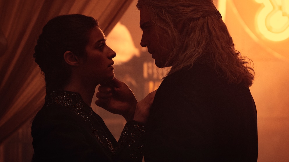 The Witcher Staffel 3: Anya Chalotra als Yennefer und Henry Cavill als Geralt