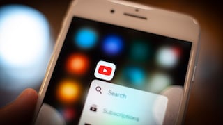 Smartphone Screen mit dem Icon der YouTube App