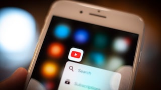 Smartphone Screen mit dem Icon der YouTube App