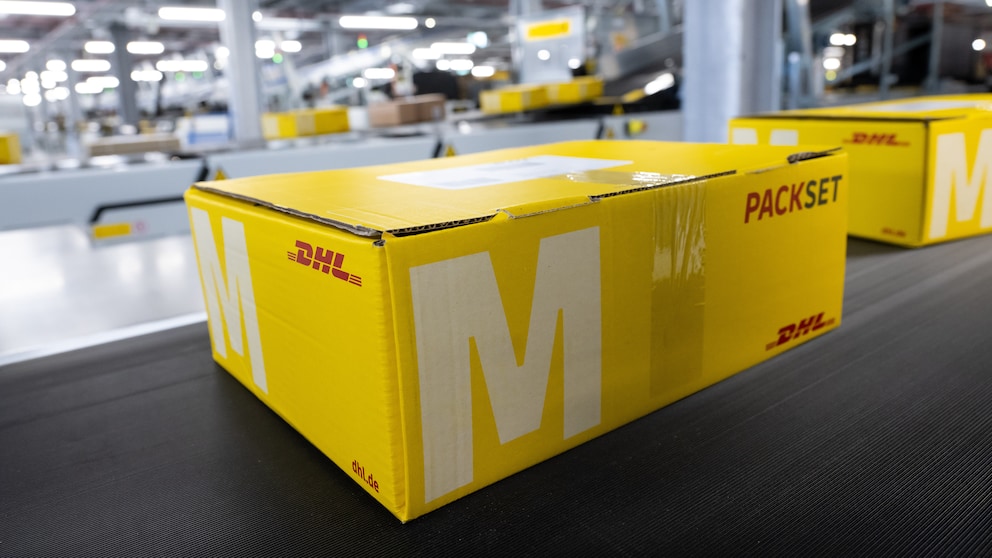 Die DHL erhöht zum 1. Juli 2023 die Preise für einige Pakete und Dienstleistungen.