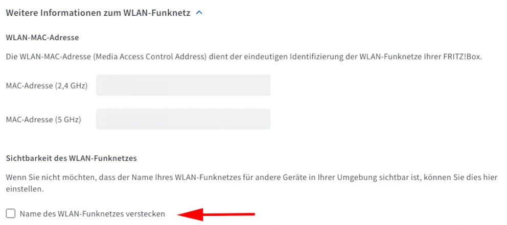 Um das WLAN auf der Fritzbox zu verstecken, muss man in diesem Feld ein Häkchen setzen.