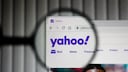 Yahoo-Schriftzug und Logo in Browser