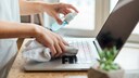 Reinigen der Laptop-Tastatur