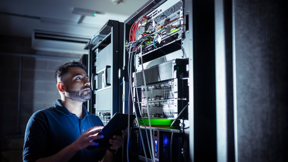 Eine Sicherheitslücke in der Software des Herstellers Mikrotik macht Tausende Router angreifbar