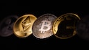 Bitcoin und Ethereum sind die mit Abstand größten Kryptowährungen der Welt – funktionieren aber auf gänzlich verschiedene Weise