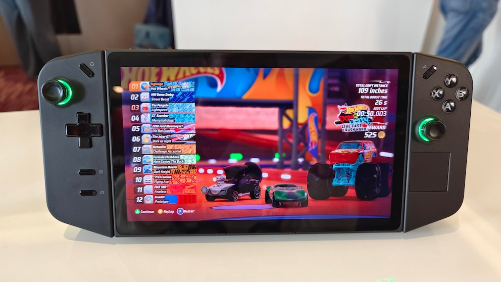 Die Lenovo Legion Go läuft mit Windows 11 und bietet damit Zugriff auf zahlreiche Spiele