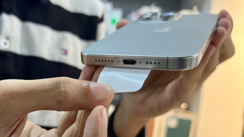 Käufer des iPhone 15 Pro berichten über Probleme, die direkt beim Auspacken zum Vorschein kommen