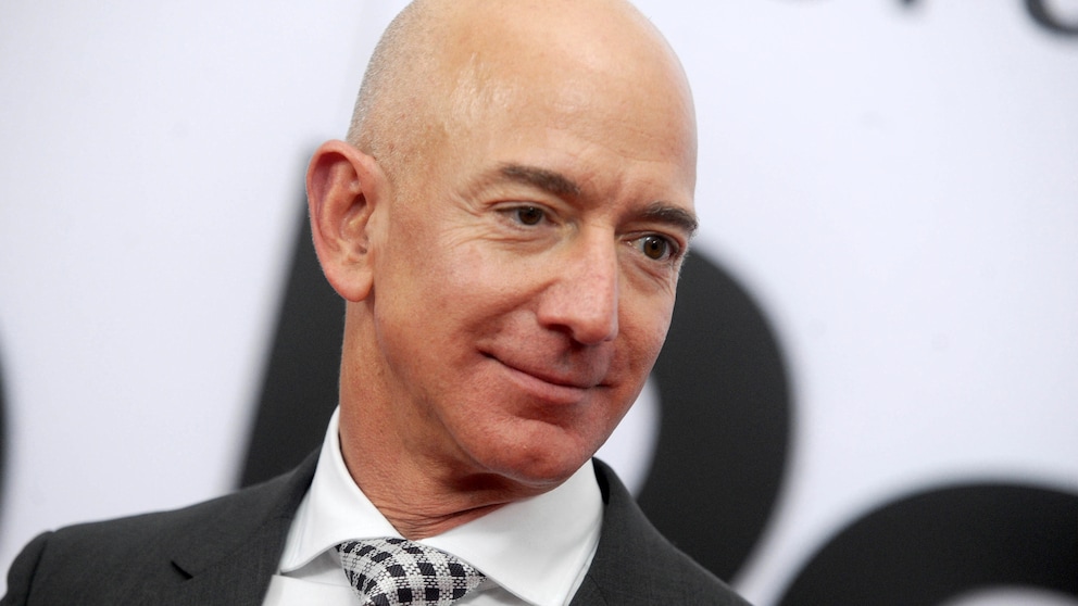 1994 hat Jeff Bezos Amazon gegründet - heute einen der größten Online-Shops weltweit