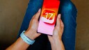 iOS 17.1 Symbolbild: Logo iOS 17 auf einem Smartphone