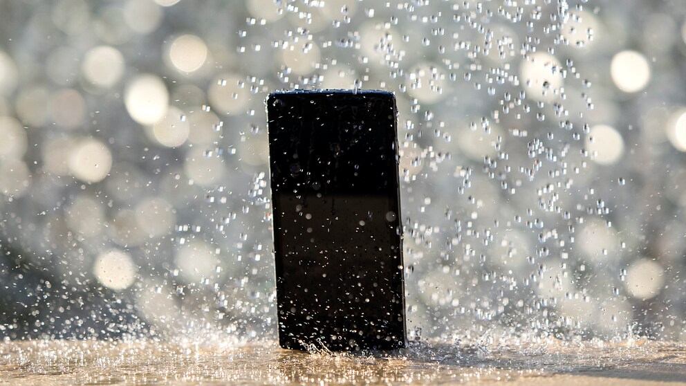 Mit „Eject Water“ können iPhone-Nutzer zumindest geringe Mengen von Wasser entfernen.