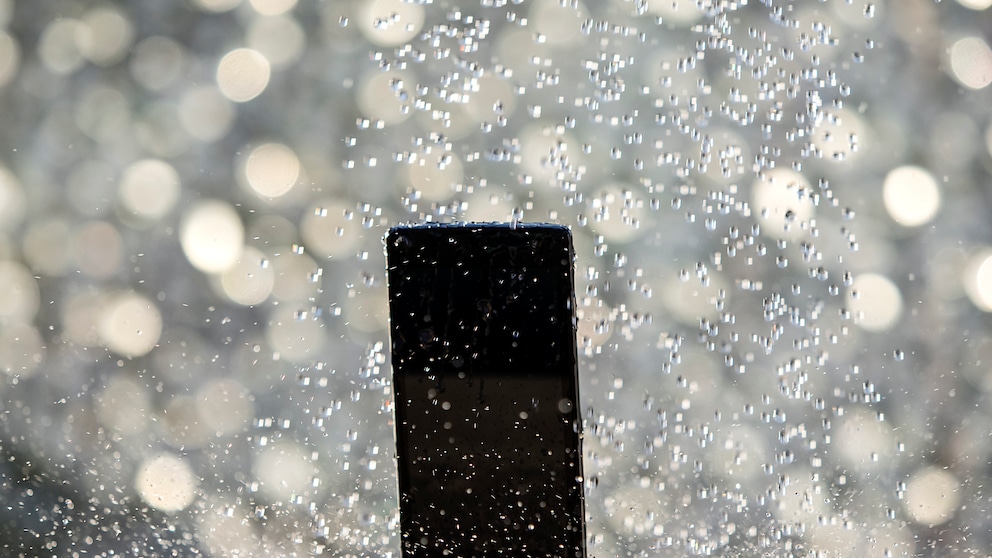 Mit „Eject Water“ können iPhone-Nutzer zumindest geringe Mengen von Wasser entfernen.