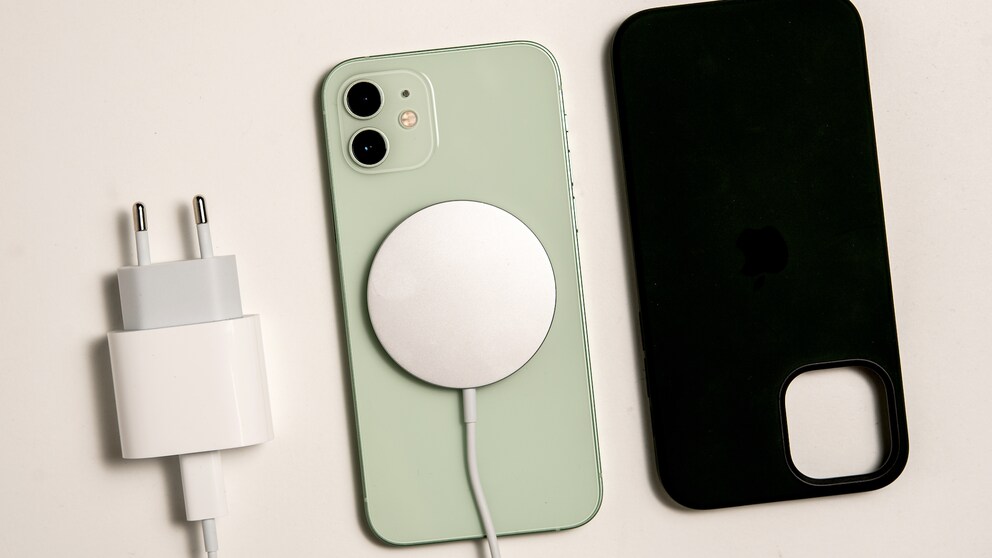 iphone mit Magsafe und Kabel