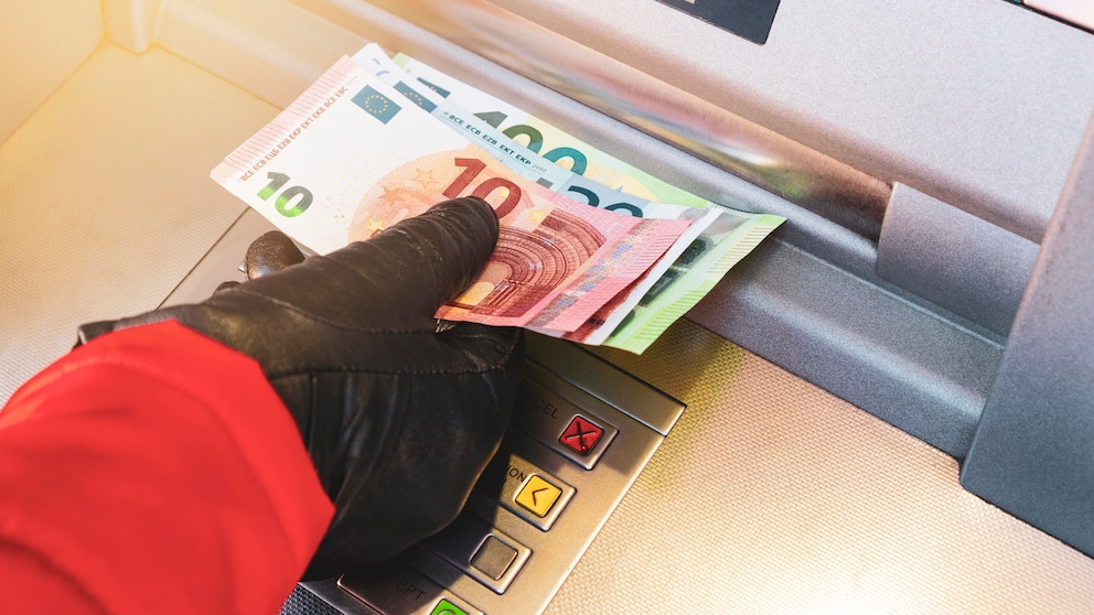 Bargeld ist in Deutschland weiterhin relevant. Nur kommt man immer schwieriger heran
