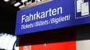 Ist das Ticket wirklich günstiger, wenn man es am Automaten statt im DB Navigator kauft?