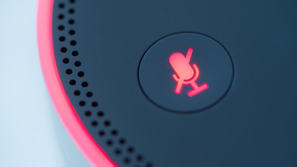 Alexa kommuniziert über die verschiedenen Farben mit den Nutzern.