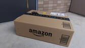 Amazon Paket auf dem Boden