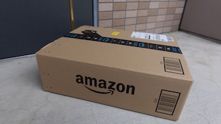 Amazon Paket auf dem Boden