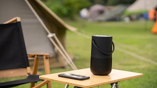 Bluetooth-Box auf dem Tisch