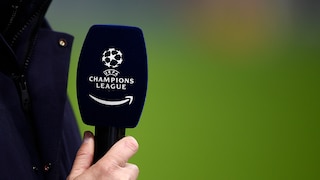 Mikro mit Champions League und Amazon Logo