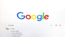 Eine Studie hat die Ergebnisse von Google-Suche, Duckduckgo und Bing über den Zeitraum von einem Jahr untersucht