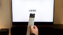 Fernseher mit Loewe-Logo