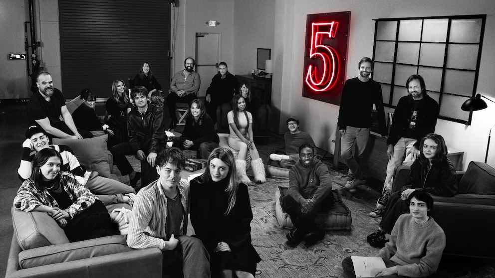 Der Cast von „Stranger Things“ Staffel 5 vereint zum Produktionsstart
