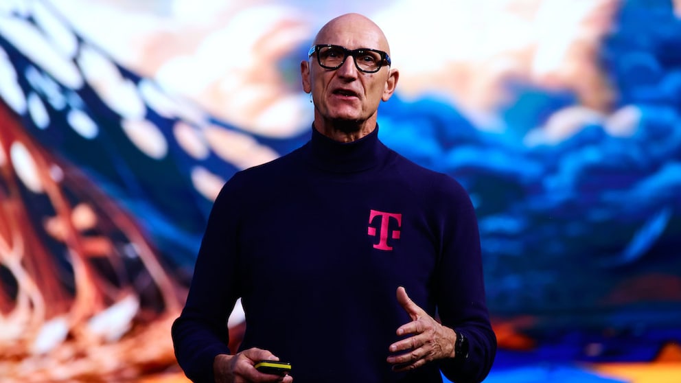 Telekom-CEO Tim Höttges spricht auf dem MWC über die Zukunft der europäischen Netzbetreiber.