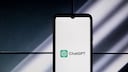 ChatGPT 1. April: Logo des Chatbots auf Smartphone