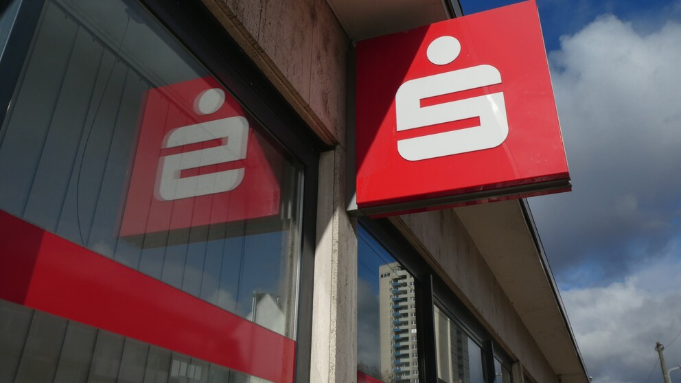 Die Sparkasse Bremen macht aktuell mit einem kuriosen Vorgehen auf sich aufmerksam