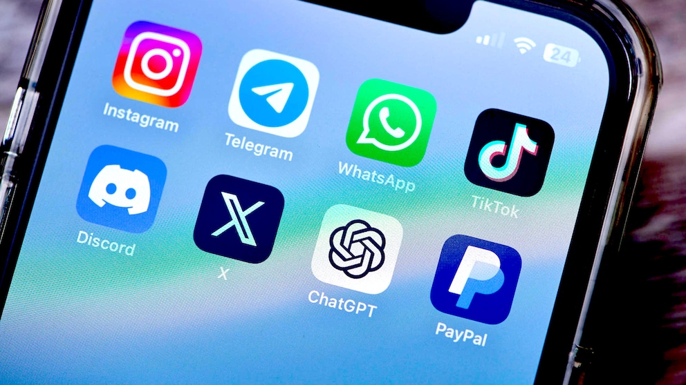 Smartphone-Oberfläche mit diversen Apps, darunter unter anderem Instagram, Discord und WhatsApp.