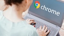 Google Chrome PDF Unterschrift: Logo des Browsers auf einem Laptop