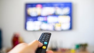 Von Antenne bis IPTV– mit welcher Empfangsart lässt sich günstig fernsehen?