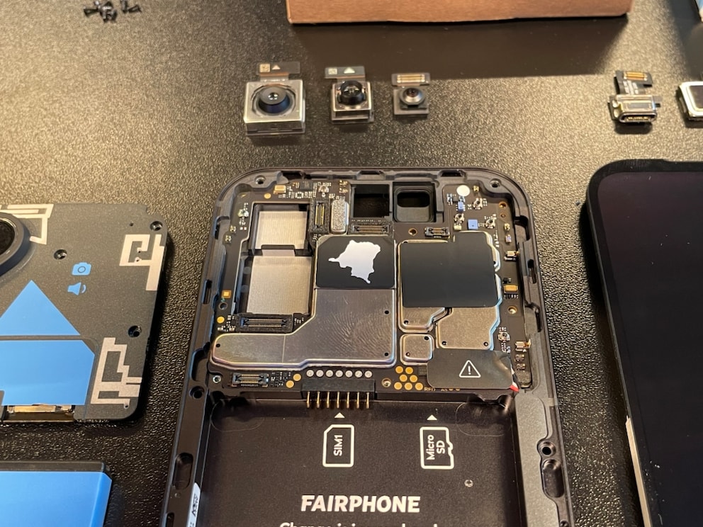 The logic board of the Fairphone 5