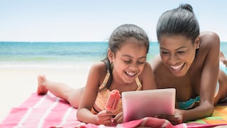 Im Urlaub dürfen für viele Serien und Filme nicht fehlen. Doch der Zugriff auf Streaming-Dienste ist mitunter nur eingeschränkt möglich.