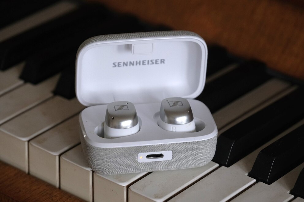 Sennheiser Momentum True Wireless 4 in ihrem Case