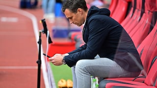 Während der Fußball-EM sind die Mobilfunknetze stark belastet. Die Netzbetreiber wollen vorsorgen.