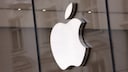 Apple-Logo an einem Gebäude.