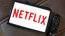 Netflix-Logo auf einem Tablet.