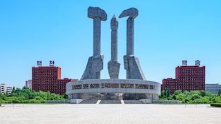 Das „Monument zur Gründung der Partei der Arbeit Koreas“ in Pjöngjang ist genauso handfest wie die örtlichen App-Stores.