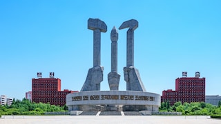 Das „Monument zur Gründung der Partei der Arbeit Koreas“ in Pjöngjang ist genauso handfest wie die örtlichen App-Stores.