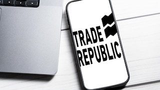 Logo von Trade Republic auf einem Handy.