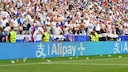 Alipay-Werbung beim EM-Vorrundenspiel Slowenien gegen Serbien in der Allianz-Arena in München