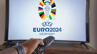 Logo der EM 2024 auf einem Fernseher.