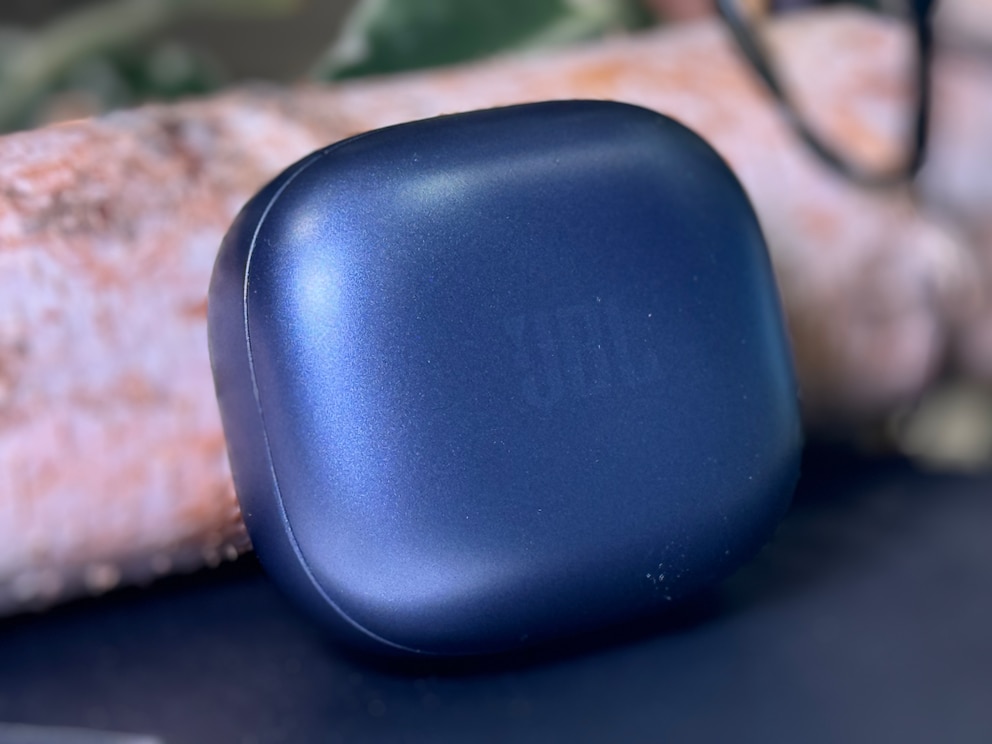 AirPods-Alternativen mit ANC: Das Case der JBL Live Flex